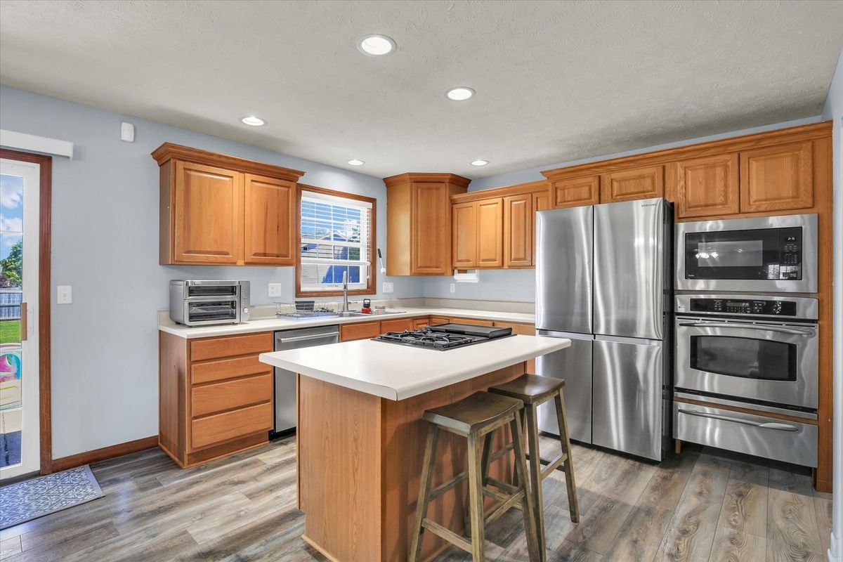 406 Tickseed Avenue, Savoy, IL 61874