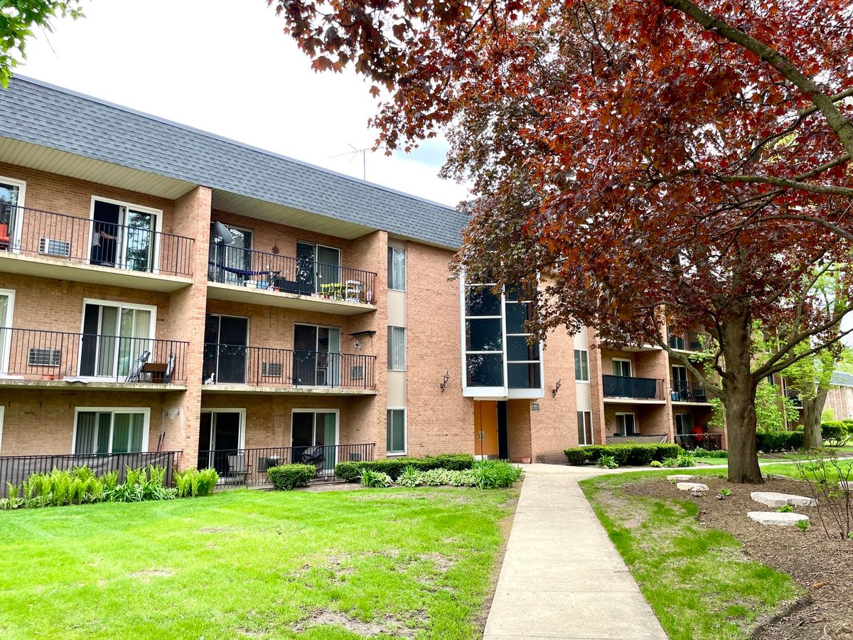 1052 Mill Street, Naperville, IL 60540