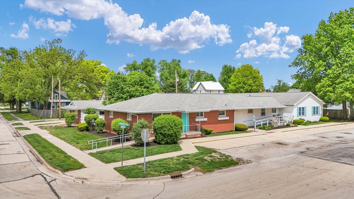 114 W Houghton Street, Tuscola, IL 61953