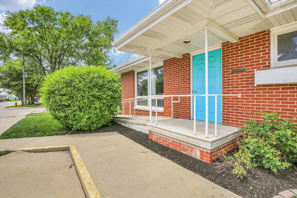 114 W Houghton Street, Tuscola, IL 61953