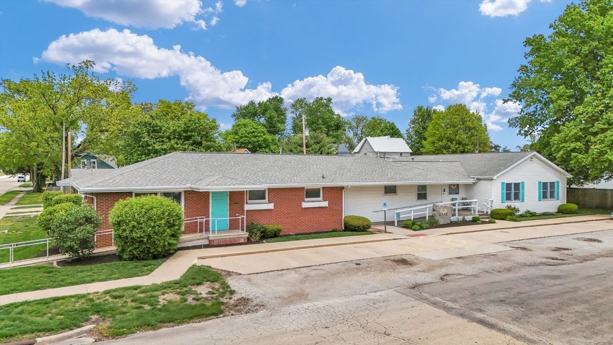 114 W Houghton Street, Tuscola, IL 61953