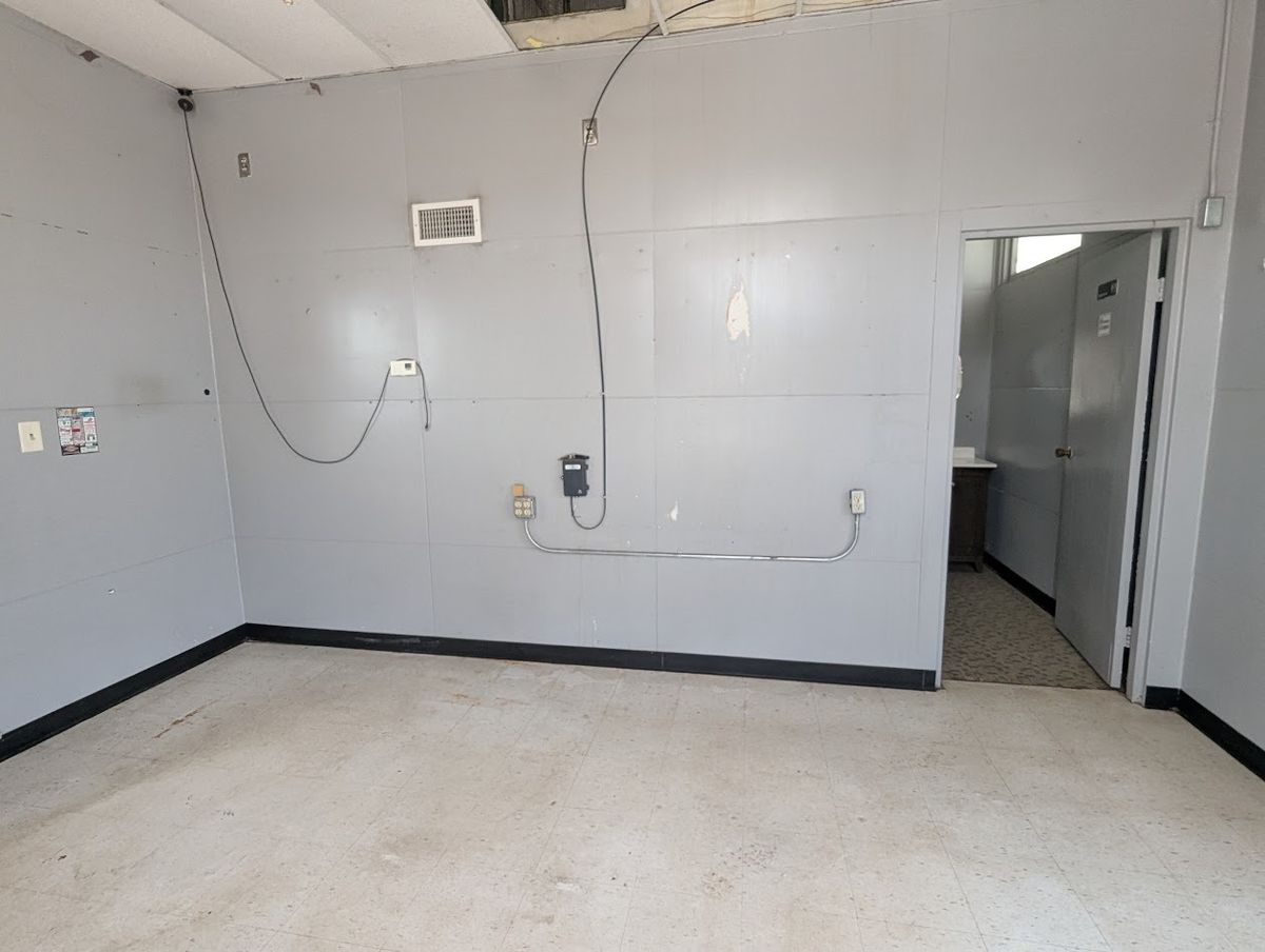 301 S Washington Street, Duquoin, IL 62832
