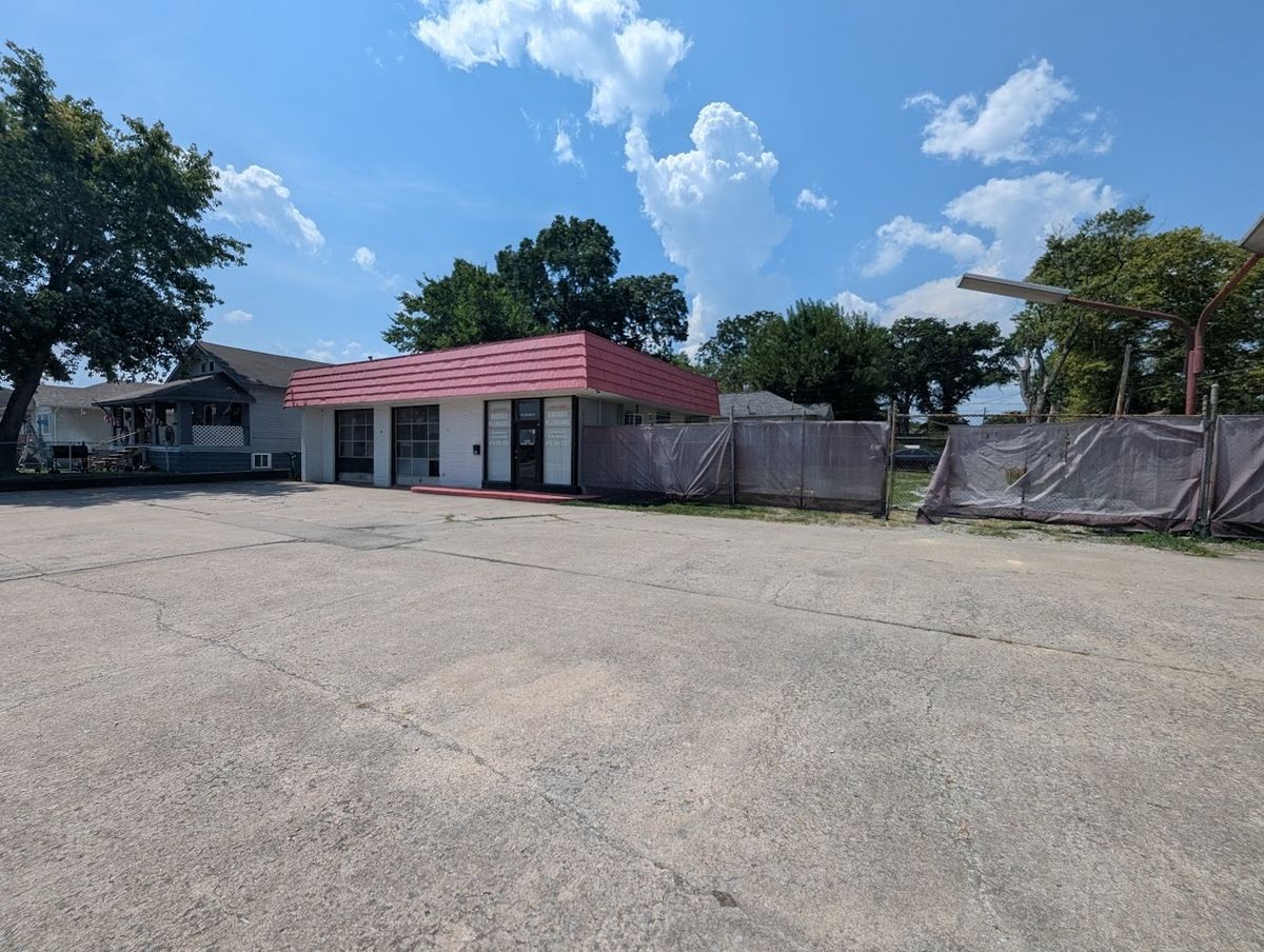 301 S Washington Street, Duquoin, IL 62832