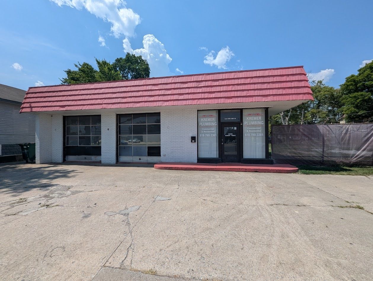 301 S Washington Street — Duquoin, IL 62832