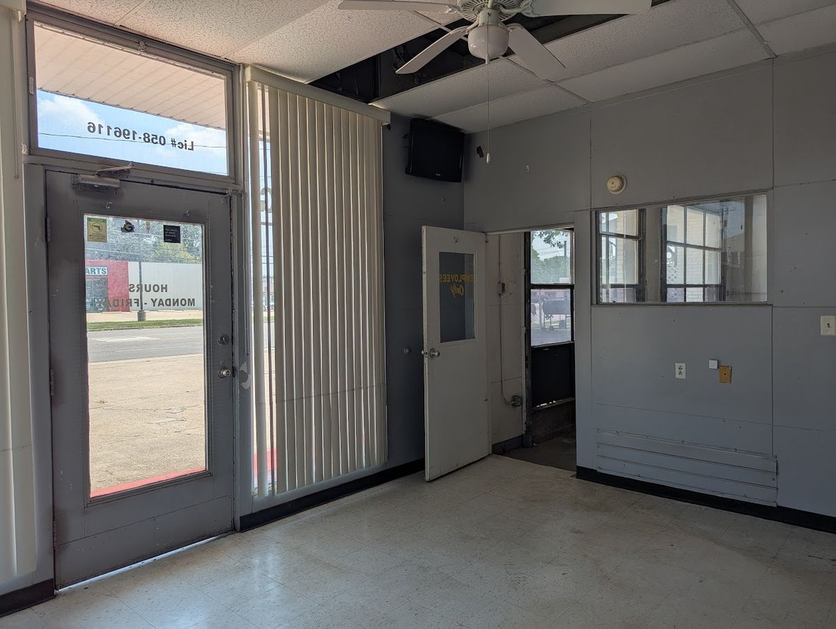 301 S Washington Street, Duquoin, IL 62832