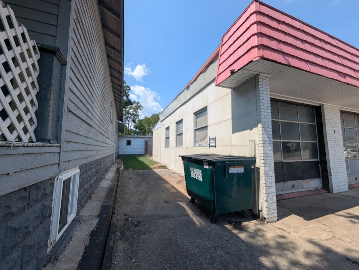 301 S Washington Street, Duquoin, IL 62832