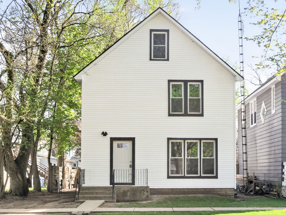 224 Garden Street, DeKalb, IL 60115