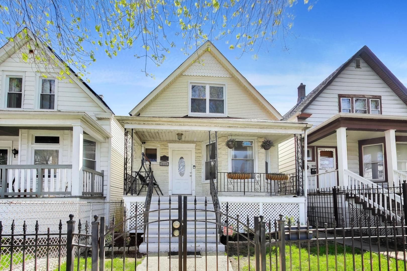 2315 N TRIPP Avenue — Chicago, IL 60639