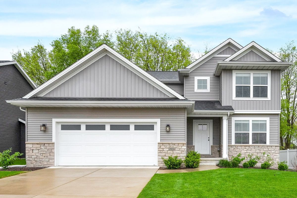 2902 Steppe Lane, Bloomington, IL 61705