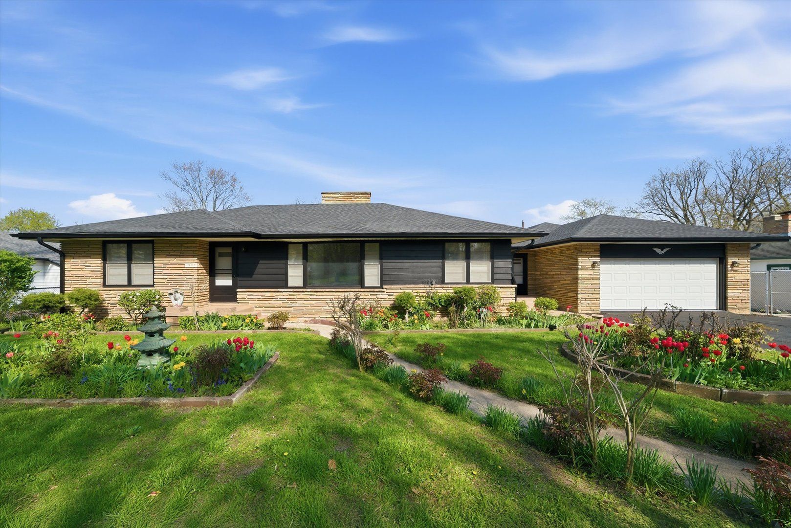 1907 Elim Avenue — Zion, IL 60099