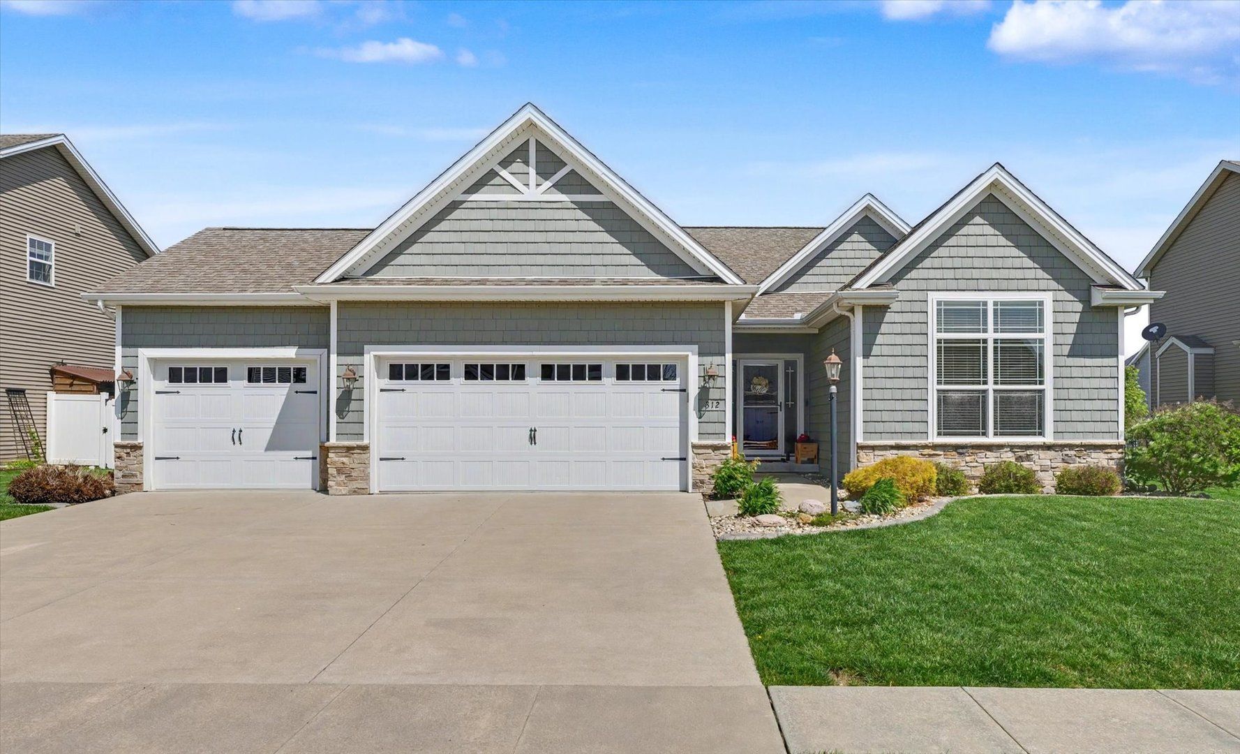 312 London Way — Savoy, IL 61874