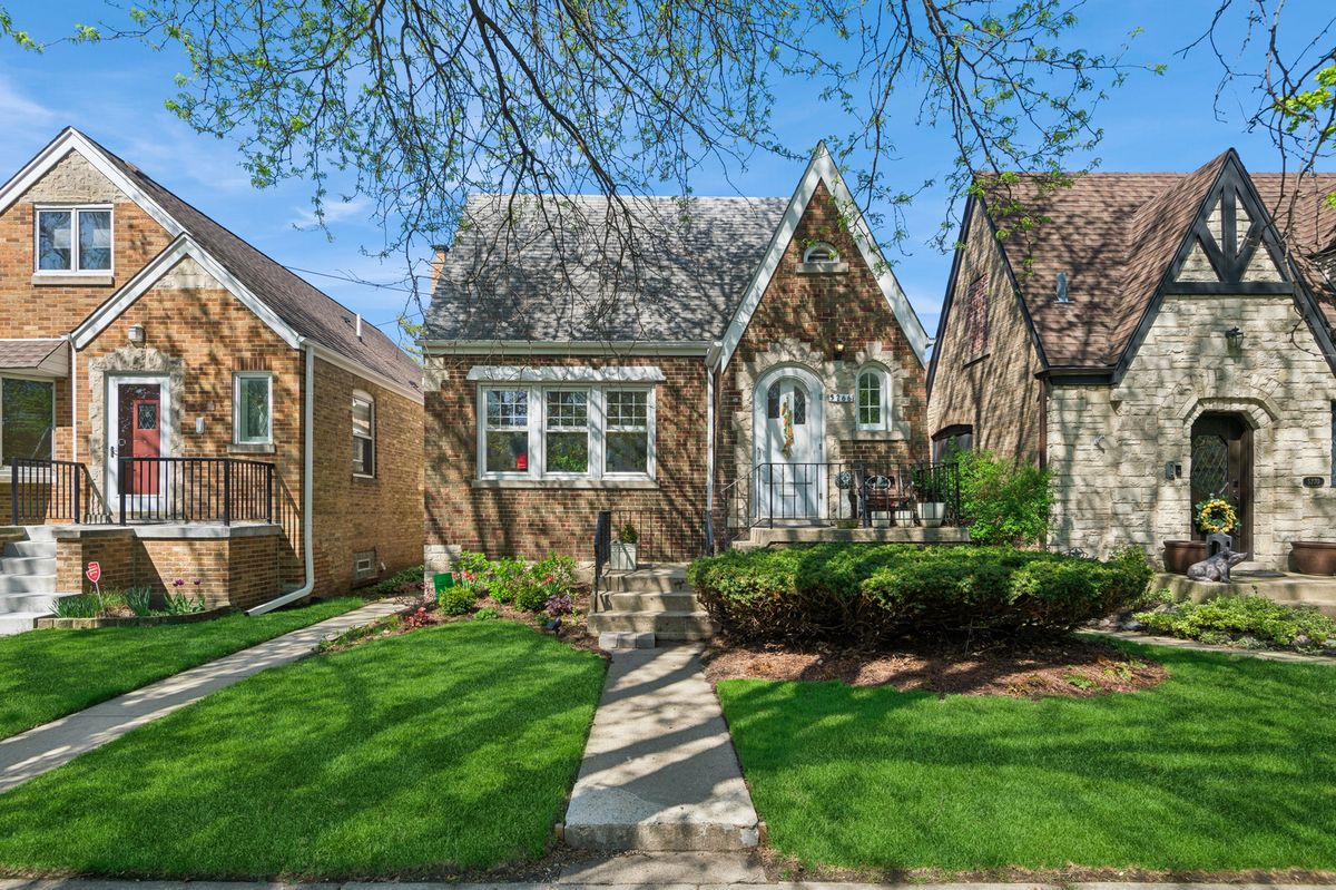 5266 La Crosse Avenue, Chicago, IL 60630