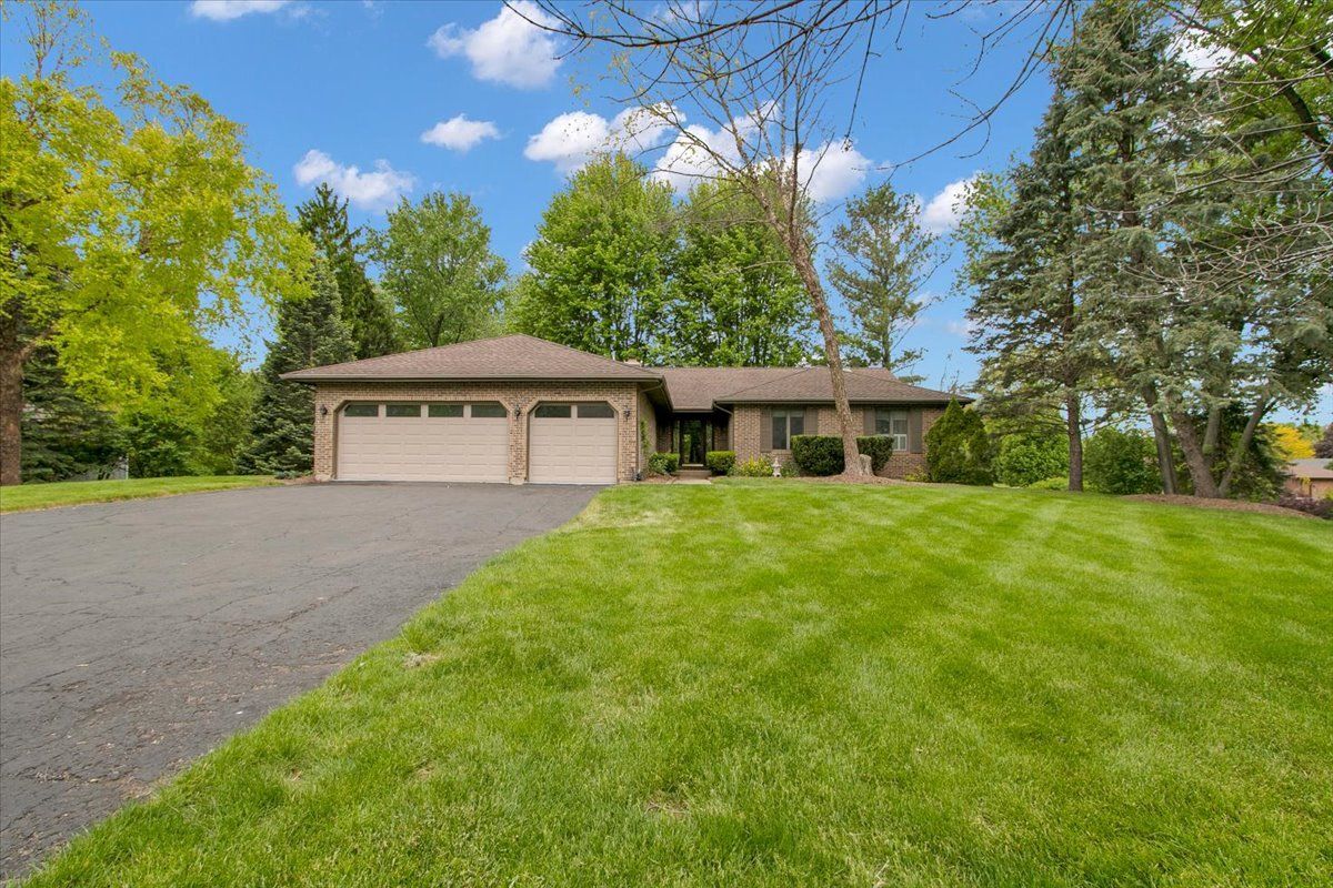 90 Briargate Road — Cary, IL 60013