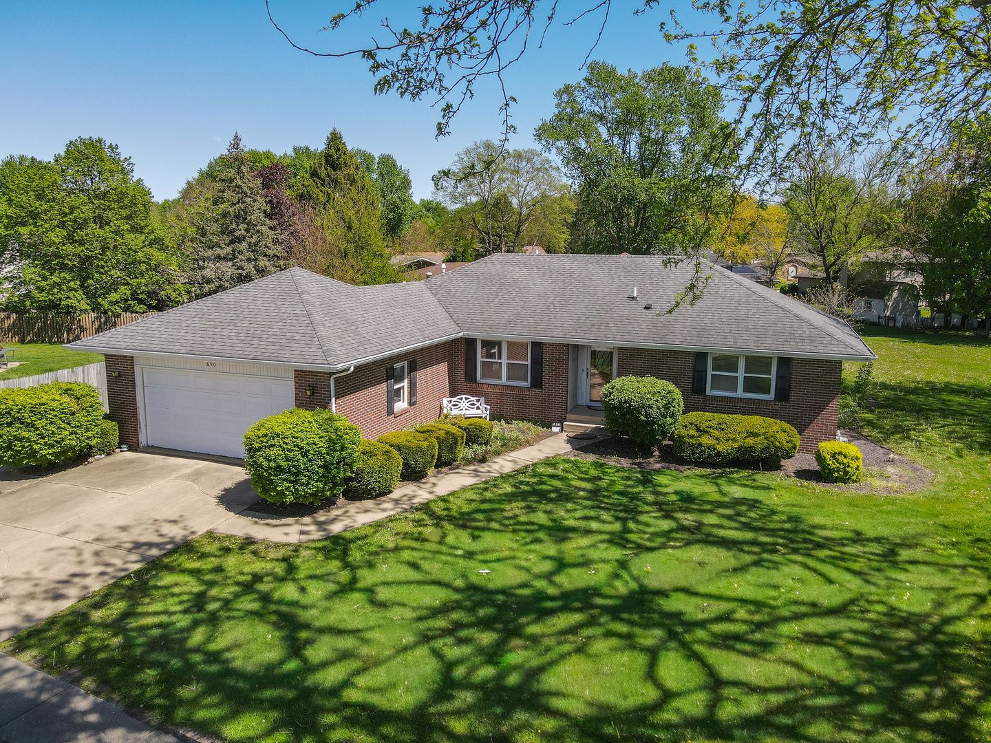 690 E VICKSBURG Court — Bourbonnais, IL 60914