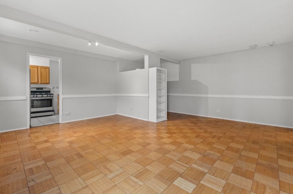 7206 Oak Avenue #2SE, River Forest, IL 60305