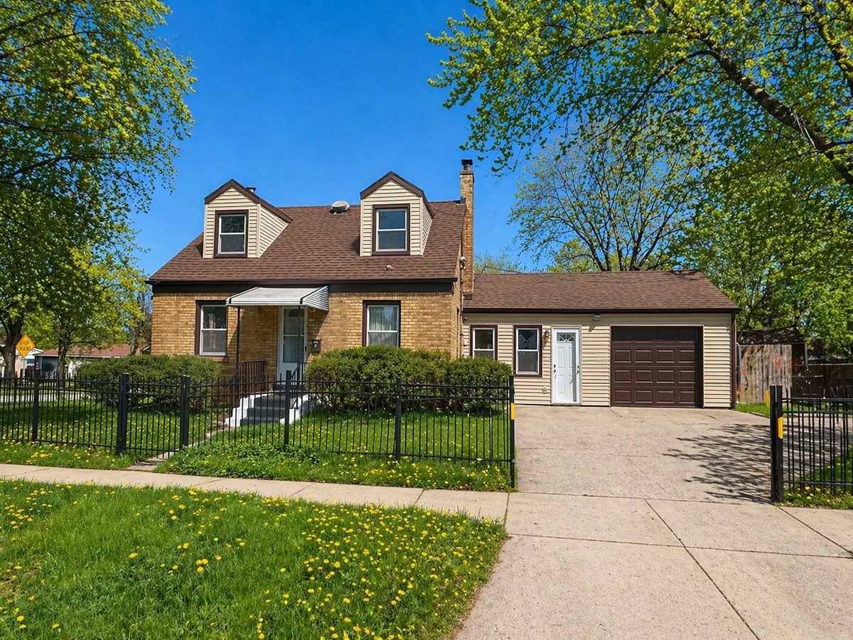 913 Flossmoor Avenue, Waukegan, IL 60085