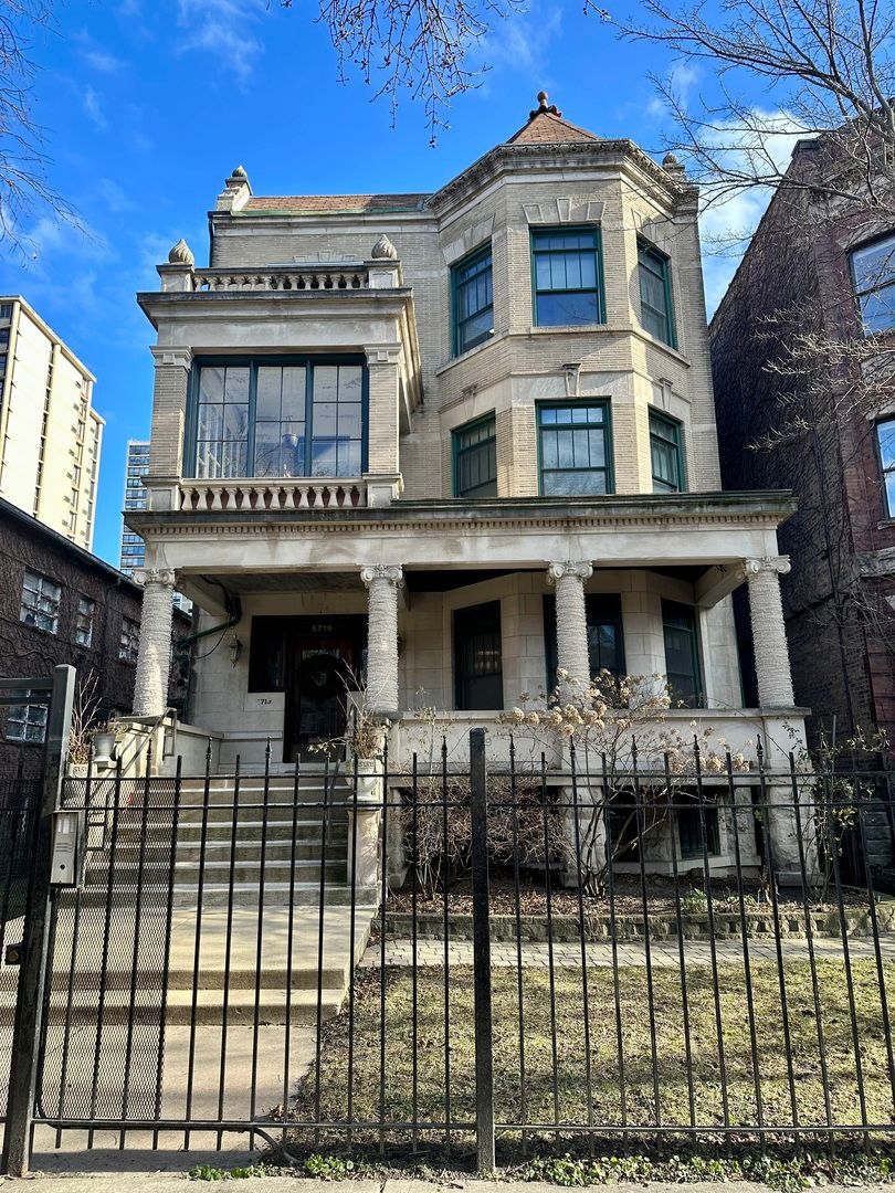 5719 N Kenmore Avenue #3 — Chicago, IL 60660