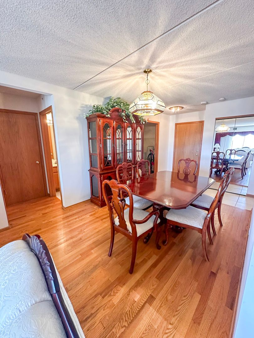 4700 Harlem Avenue, Harwood Heights, IL 60706