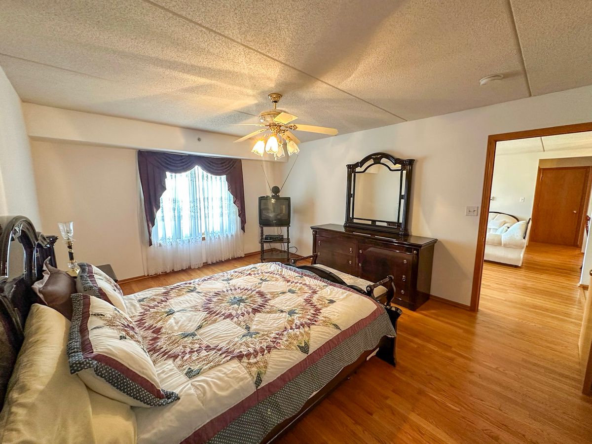 4700 Harlem Avenue, Harwood Heights, IL 60706