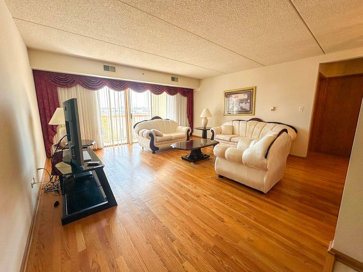4700 Harlem Avenue, Harwood Heights, IL 60706