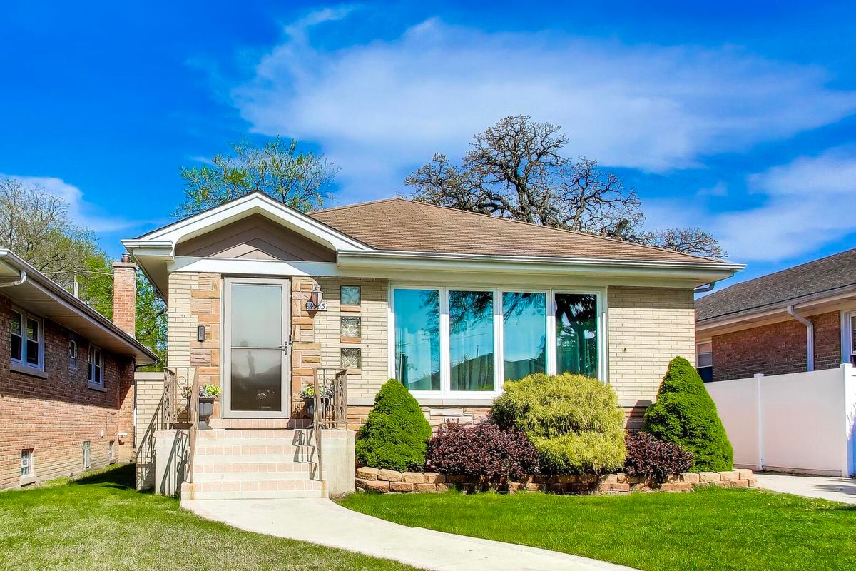 4953 Normandy Avenue, Chicago, IL 60656