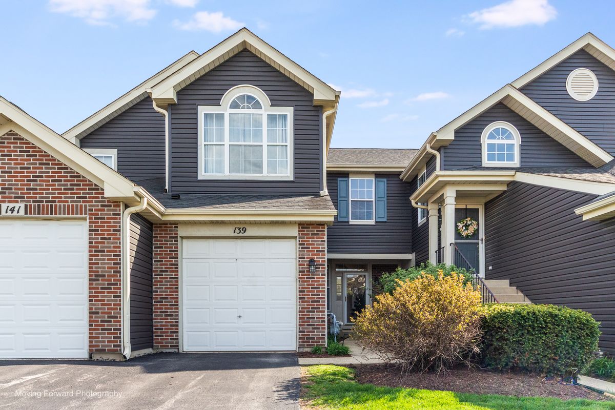 139 Lake Ridge Drive, Glendale Heights, IL 60139