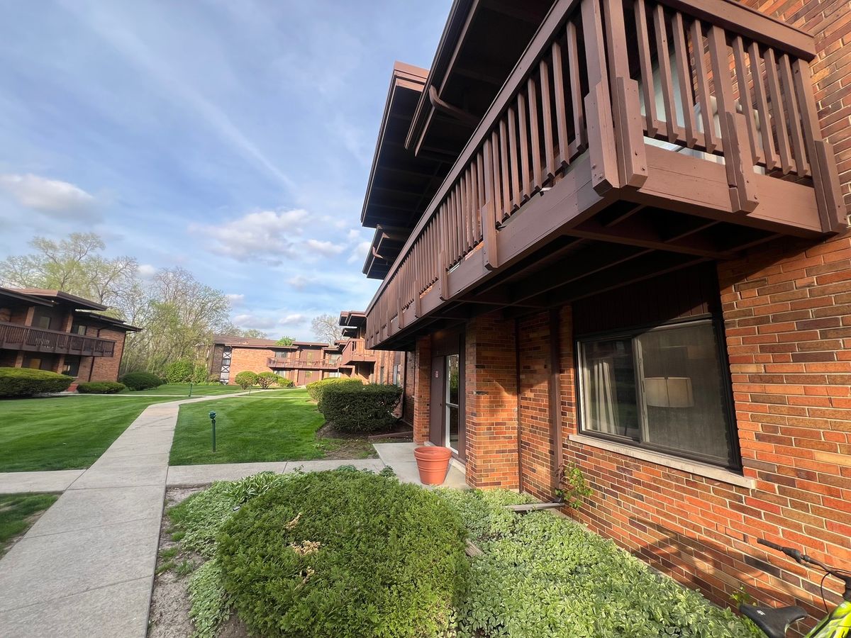 481 Duane Terrace, Glen Ellyn, IL 60137