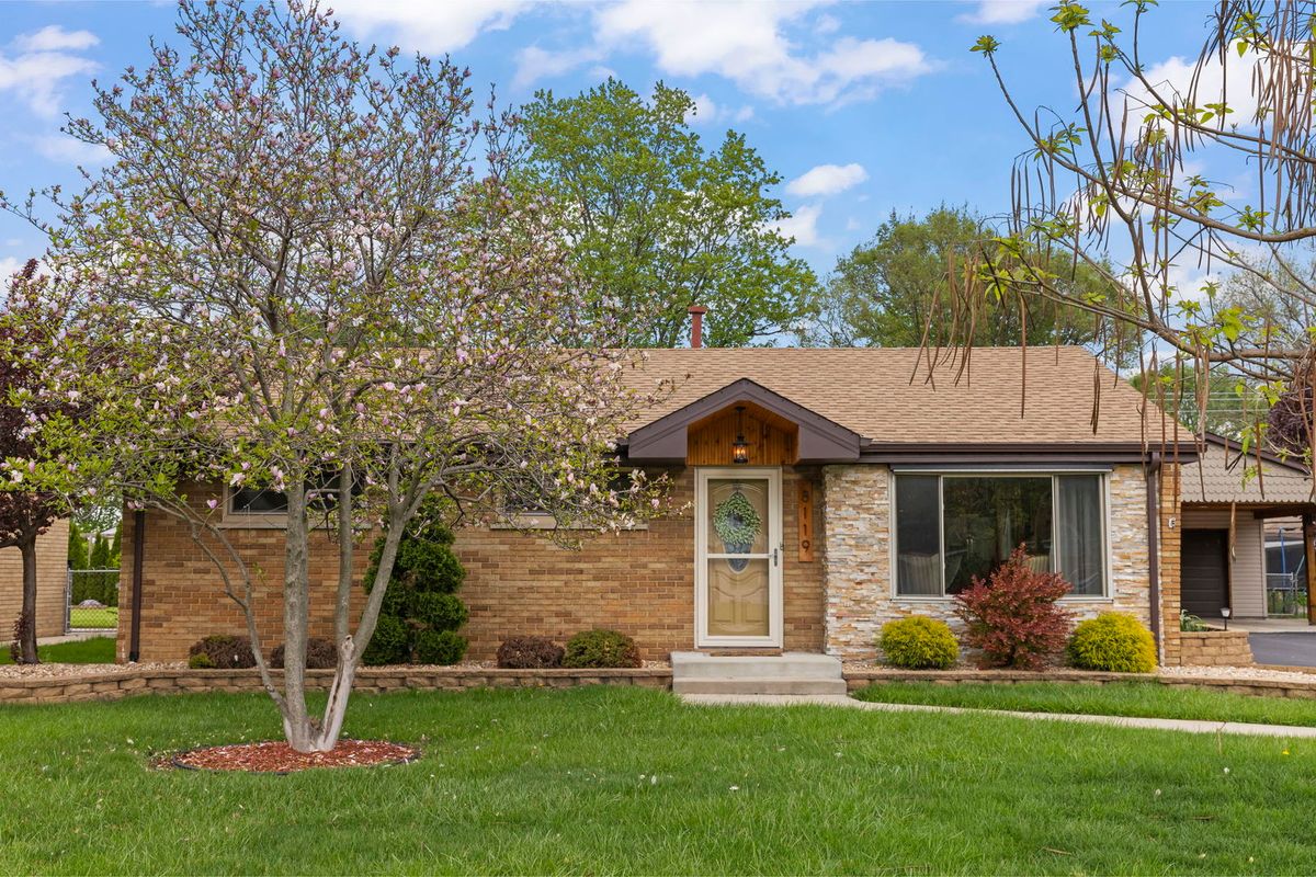 8119 83rd Court, Justice, IL 60458