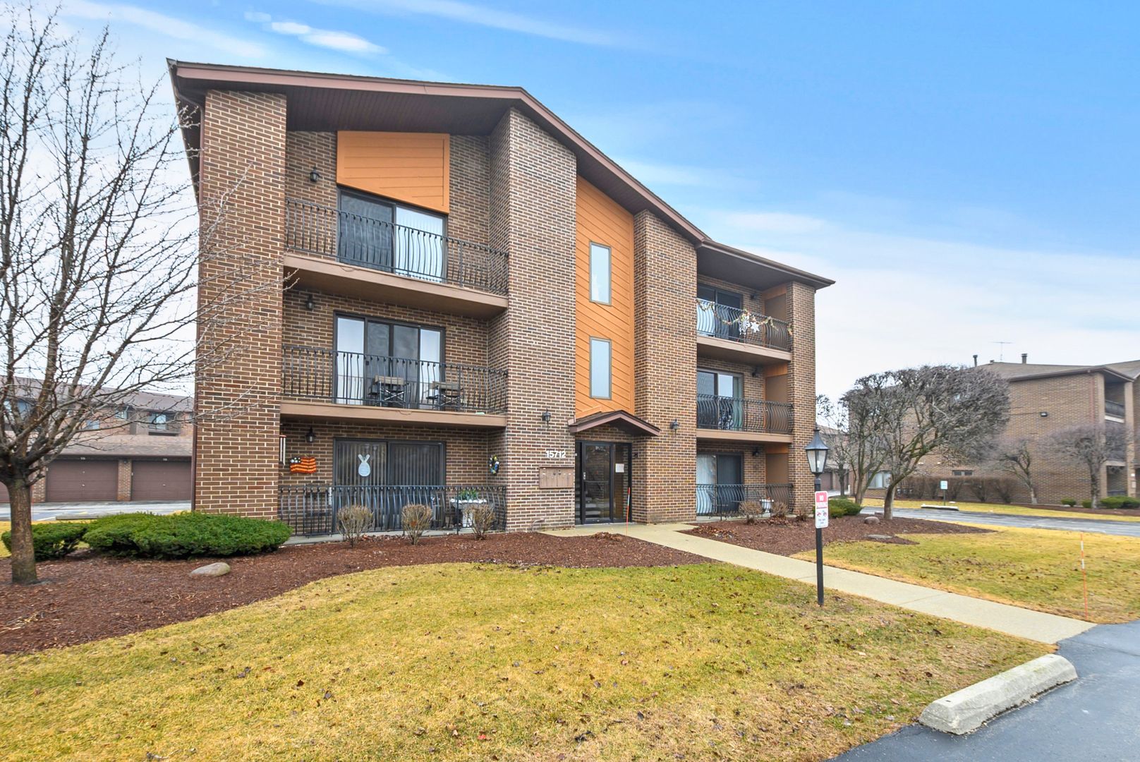 15712 Revere Court #D — Oak Forest, IL 60452