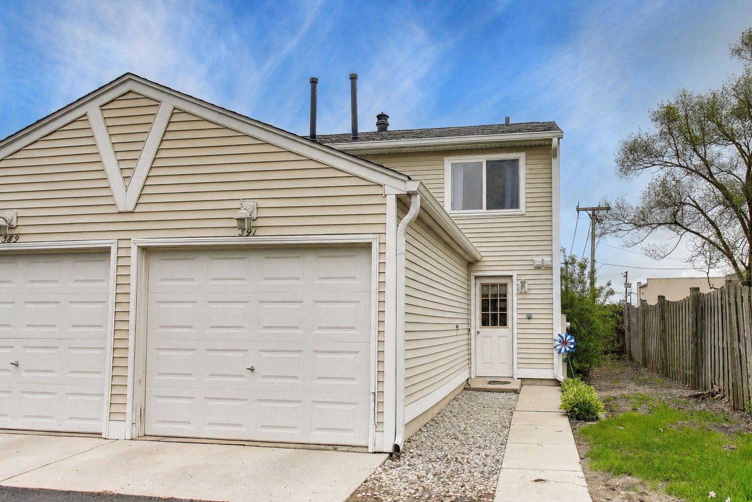 391 Meadow Green Lane — Round Lake Beach, IL 60073