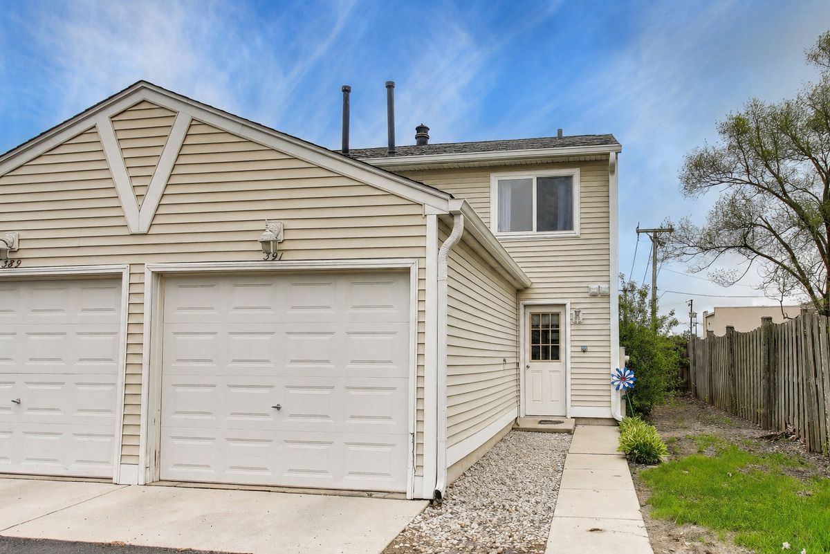 391 Meadow Green Lane, Round Lake Beach, IL 60073