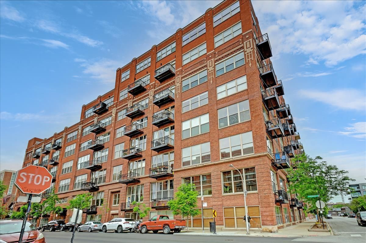 1500 W Monroe Street #727 — Chicago, IL 60607