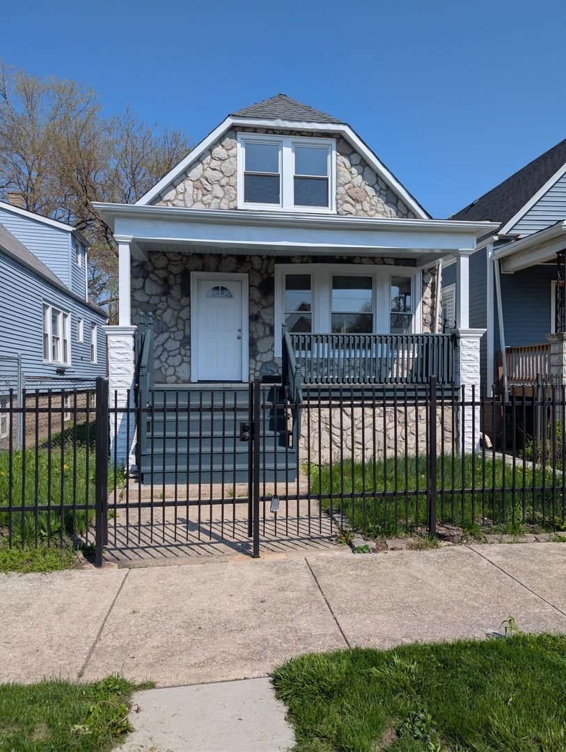 7117 S Wolcott Avenue — Chicago, IL 60636