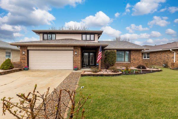 8058 Circle Drive, Palos Hills, IL 60465