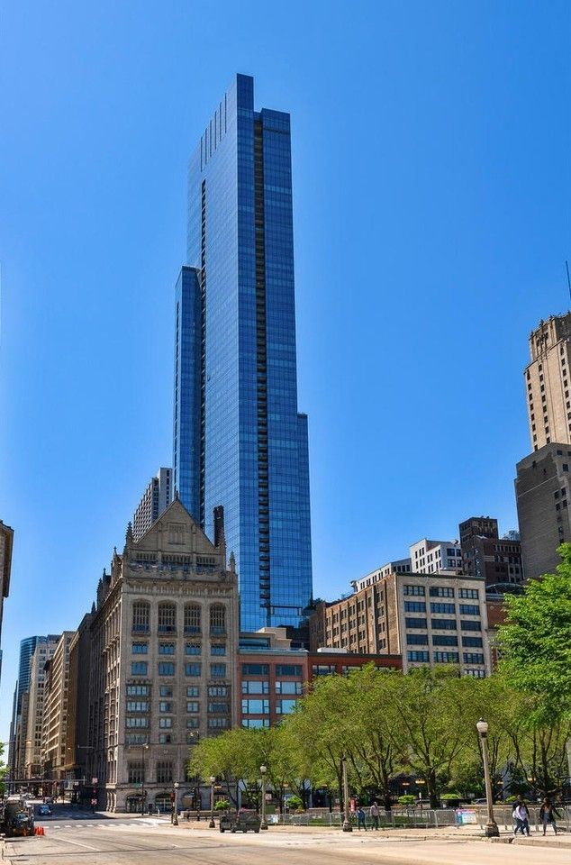 60 E Monroe Street #4405 — Chicago, IL 60603