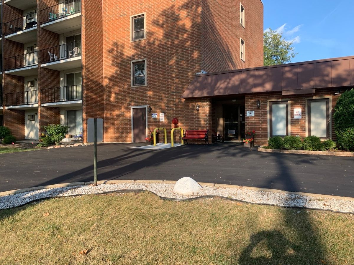 255 West Avenue, Elmhurst, IL 60126