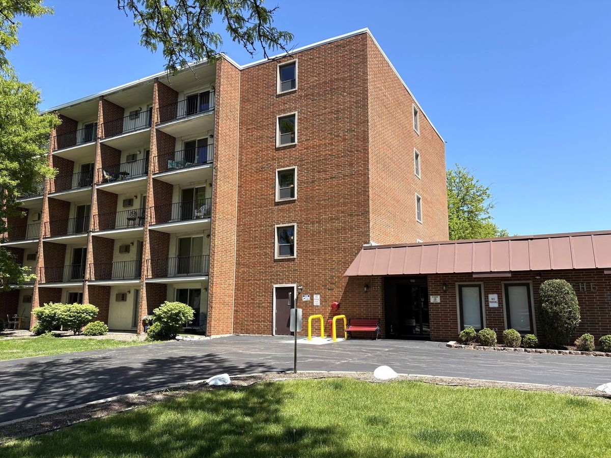 255 West Avenue, Elmhurst, IL 60126