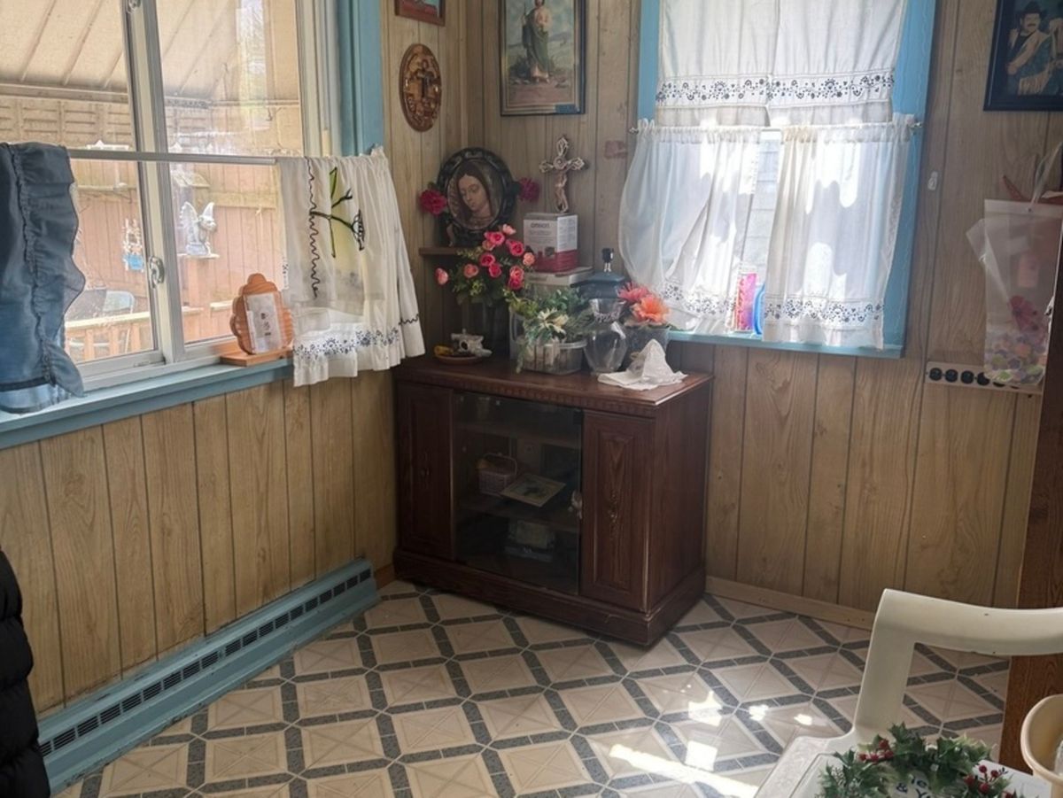 1233 Park Avenue, North Chicago, IL 60064