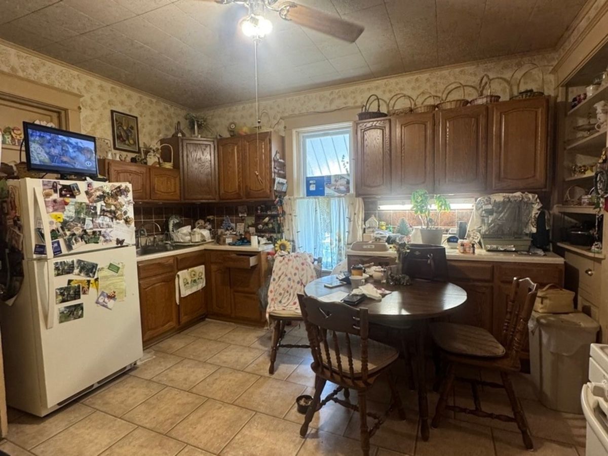 1233 Park Avenue, North Chicago, IL 60064