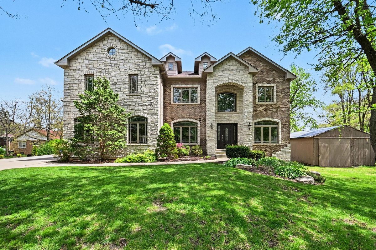 5875 Alabama Avenue, Willowbrook, IL 60527