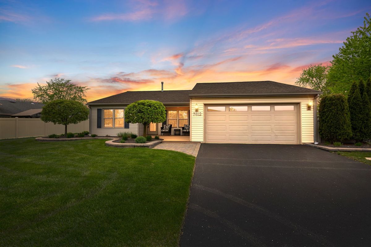 7612 Woodlawn Drive, Frankfort, IL 60423