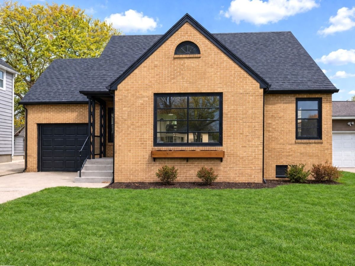 1509 5th Avenue, Sterling, IL 61081