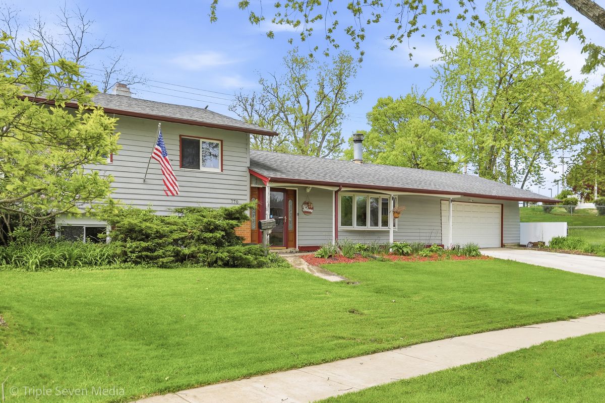 770 Woodlawn Street, Hoffman Estates, IL 60169