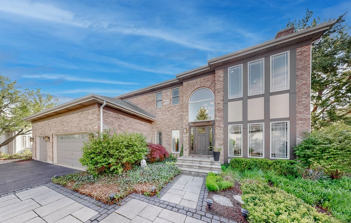 526 Spruce Lane, Lisle, IL 60532