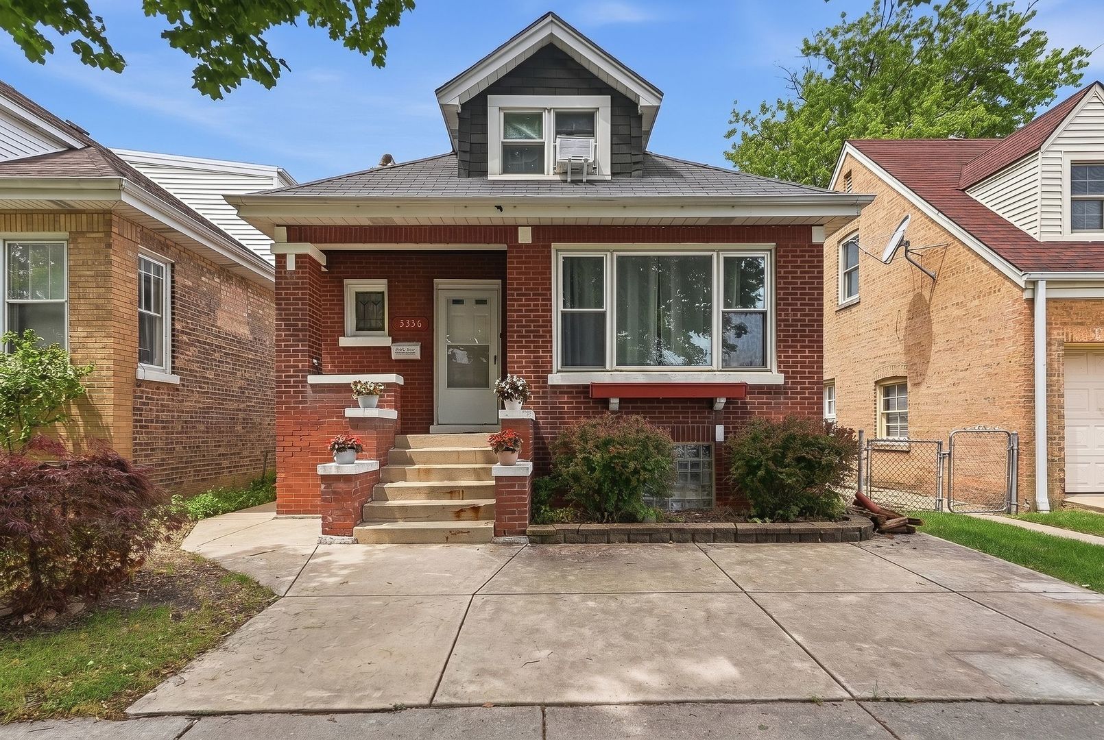 5336 N Laramie Avenue — Chicago, IL 60630