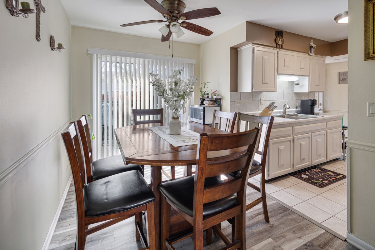 4096 Quincy Court, Streamwood, IL 60107