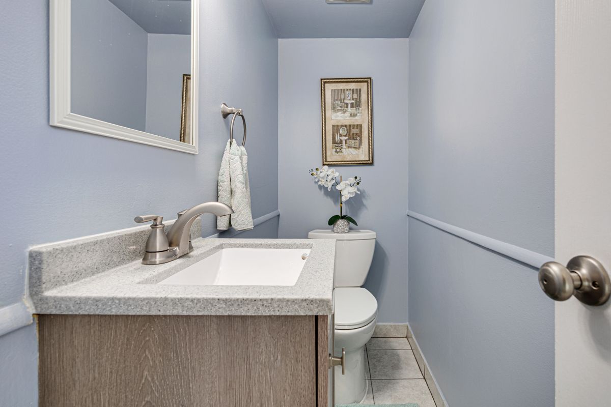 4096 Quincy Court, Streamwood, IL 60107