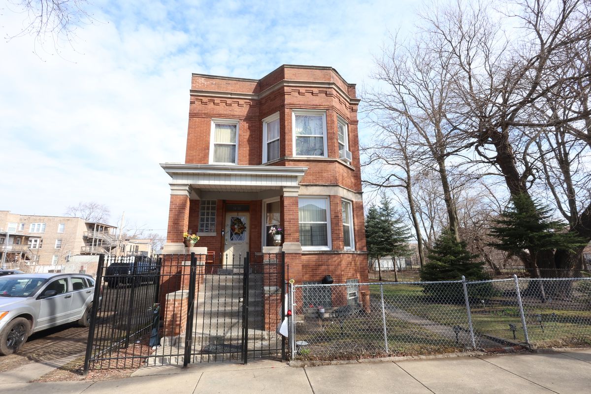1418 69th Place, Chicago, IL 60637