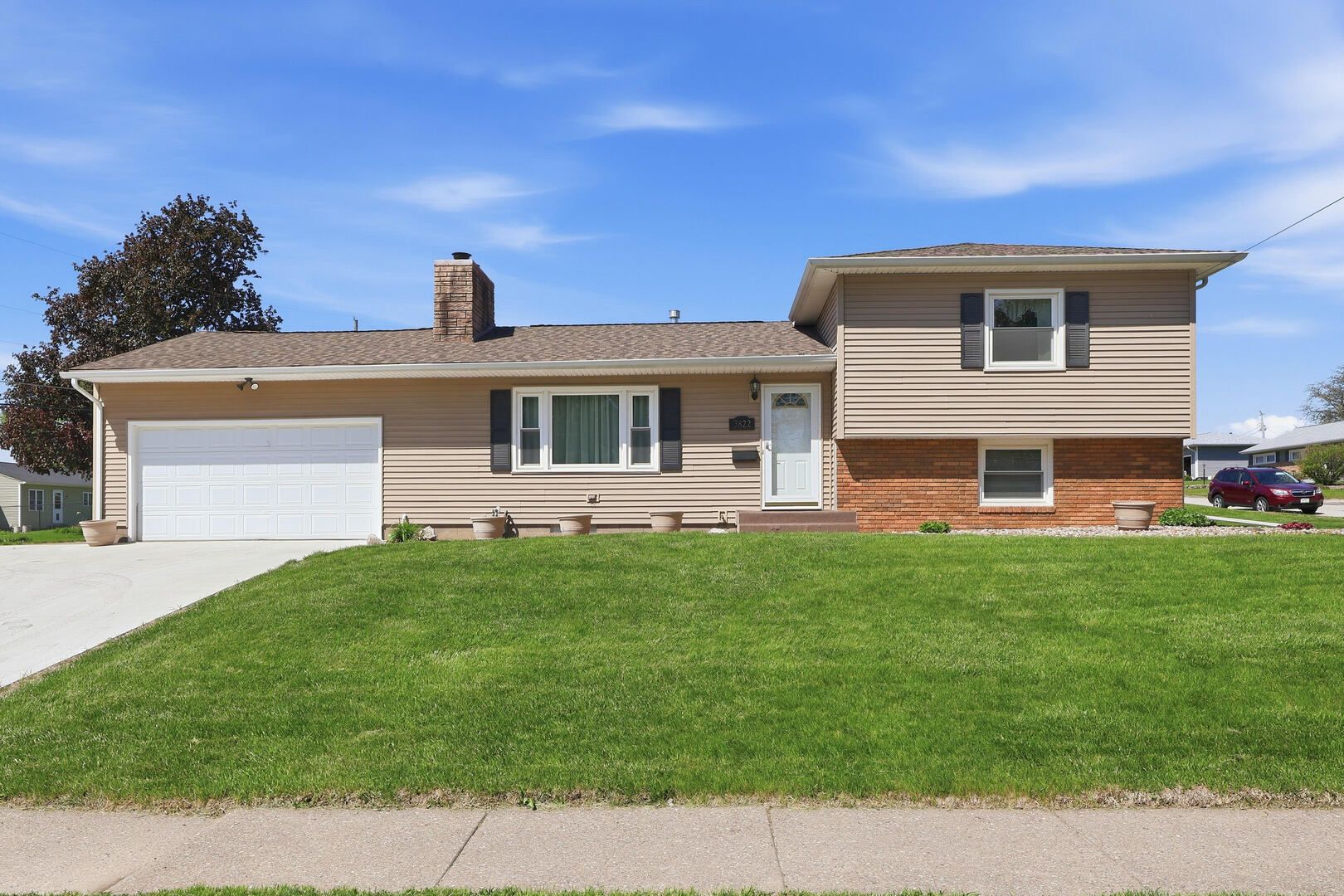3822 Wilkes Avenue — Davenport, IA 52806