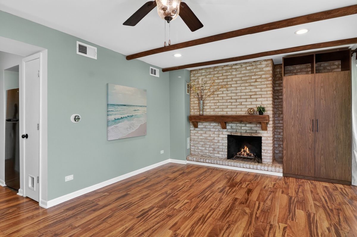 5542 E Lake Drive #74E, Lisle, IL 60532
